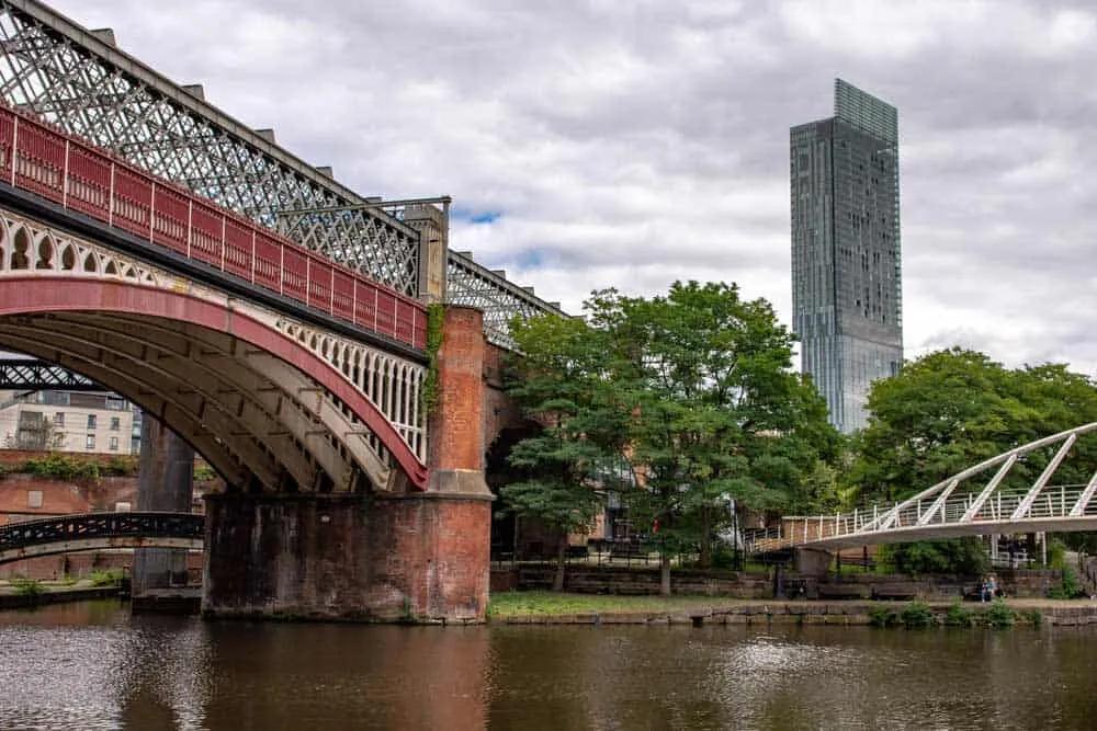 Pasea por los canales de Castlefield