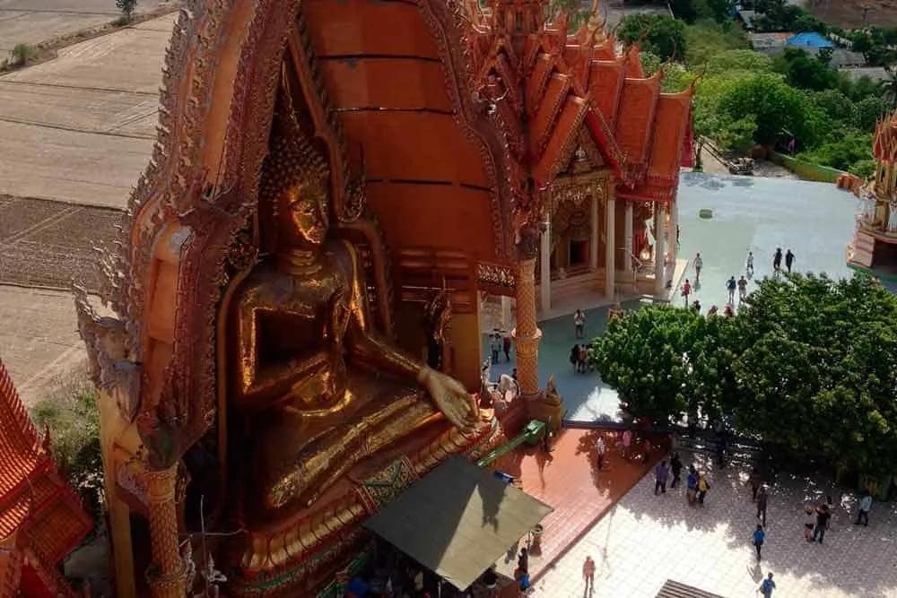 visitar el templo Wat Tham Suea