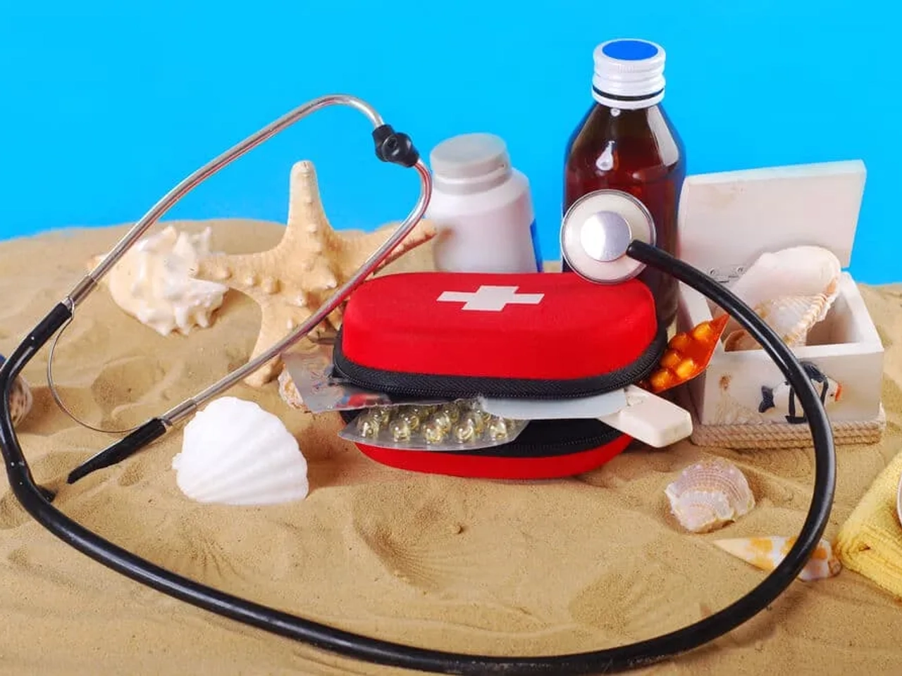 kit de cuidado de saude com fundo de areia