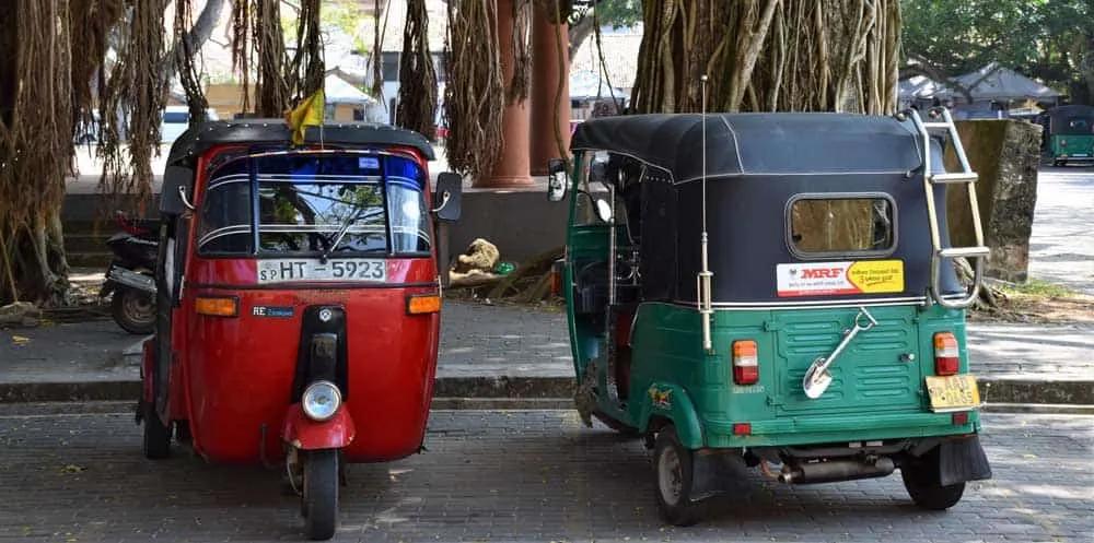 alquilar y conducir tuk-tuk