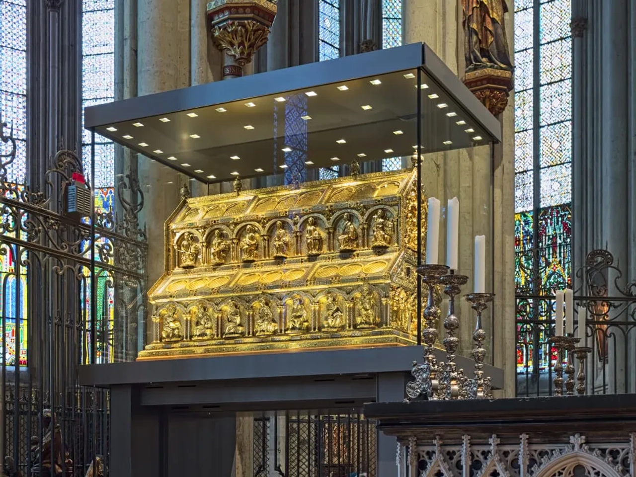 sarcófago dos tres reis magos na catedral de colonia