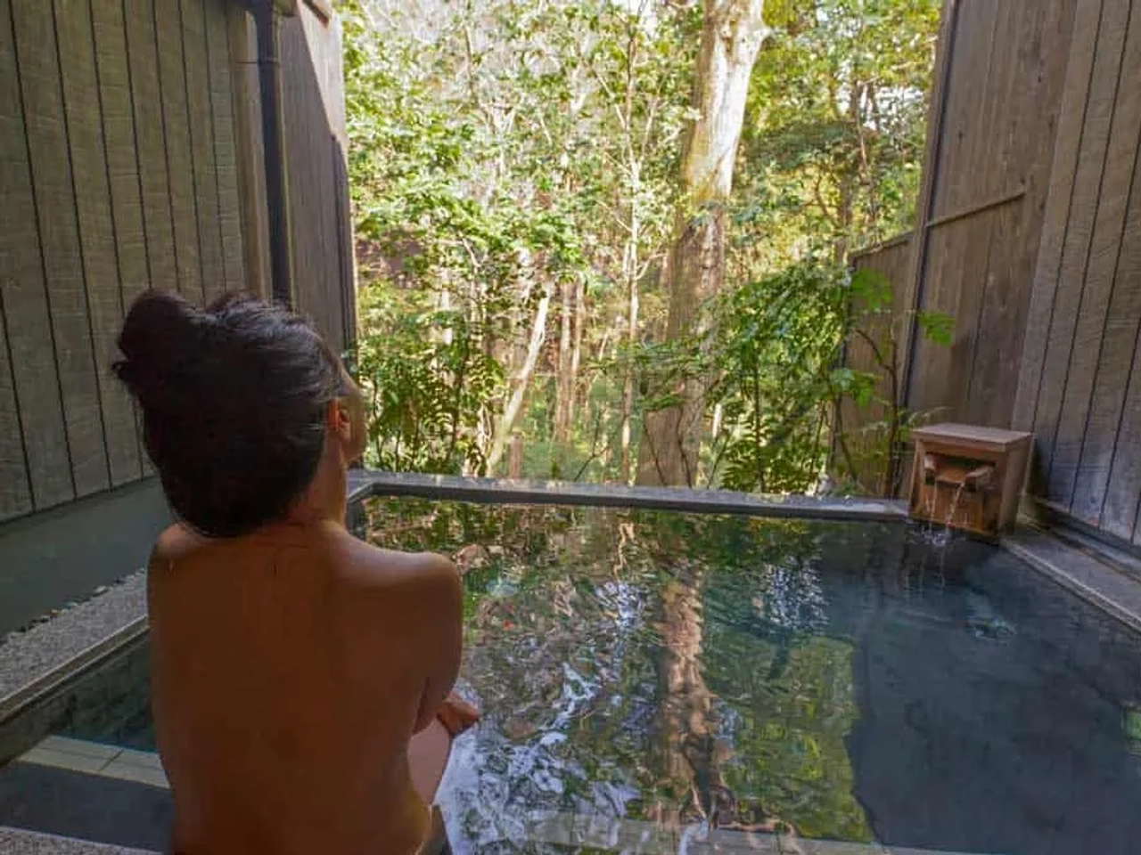 bañarse en un onsen