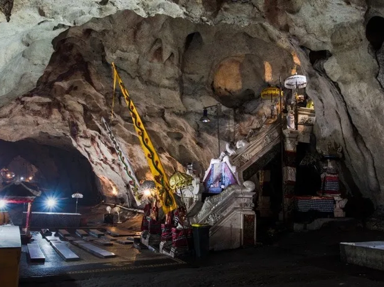 Templo Pura Goa Giri Putri de Nusa Penida