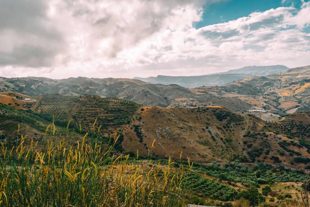 vistas panoramicas da zona montanhosa de creta