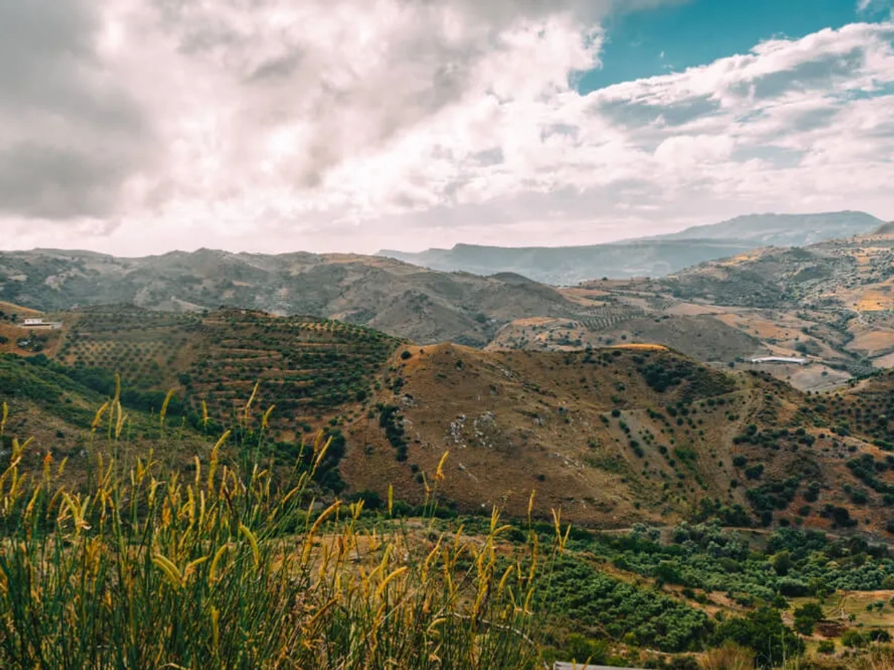vistas panoramicas da zona montanhosa de creta