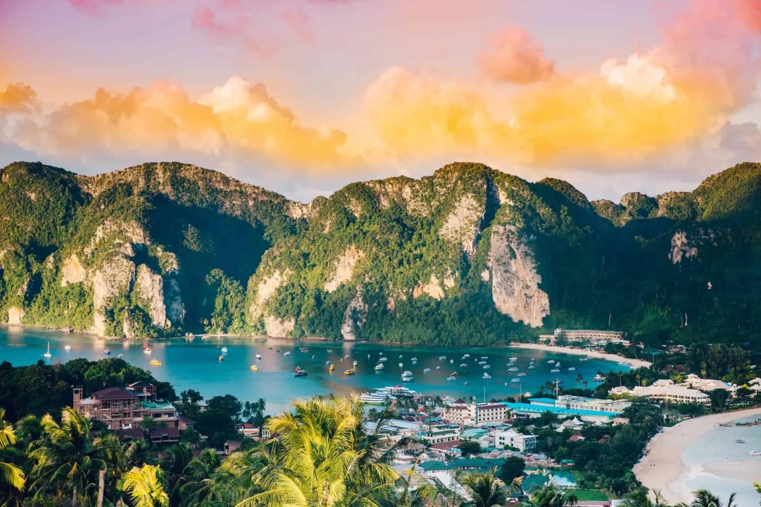 fotografia aérea da paisagem nas ilhas phi phi