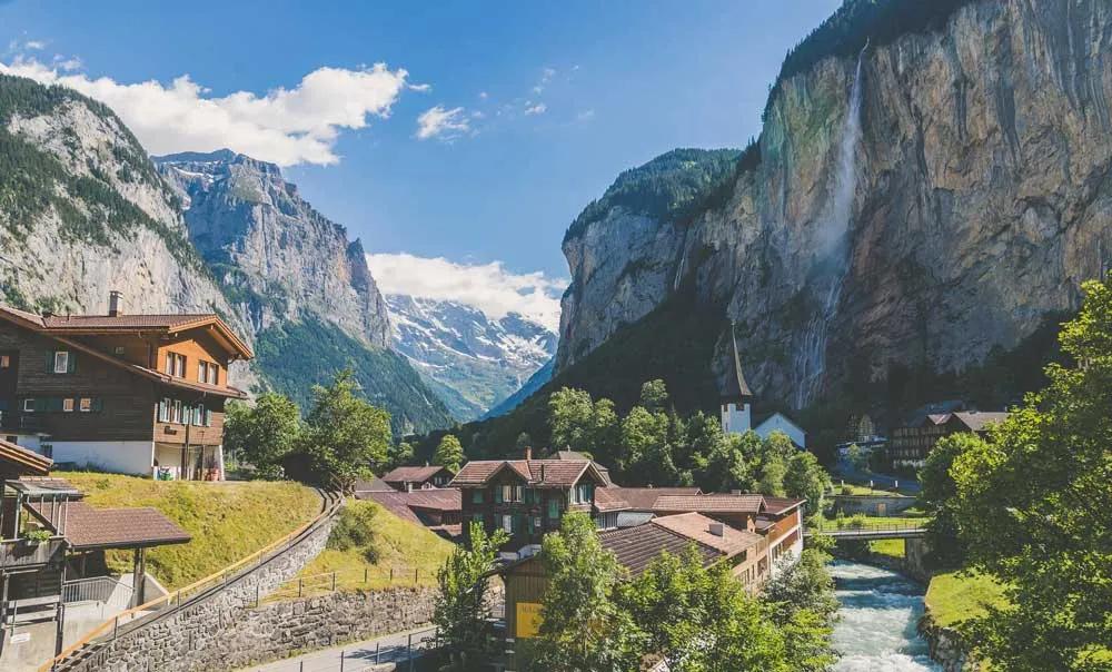 contratar seguro de viaja Suiza con coberturas amplias