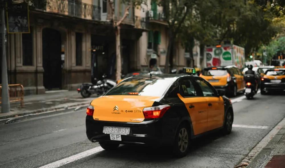 Taxi entre Barcelona y el aeropuerto