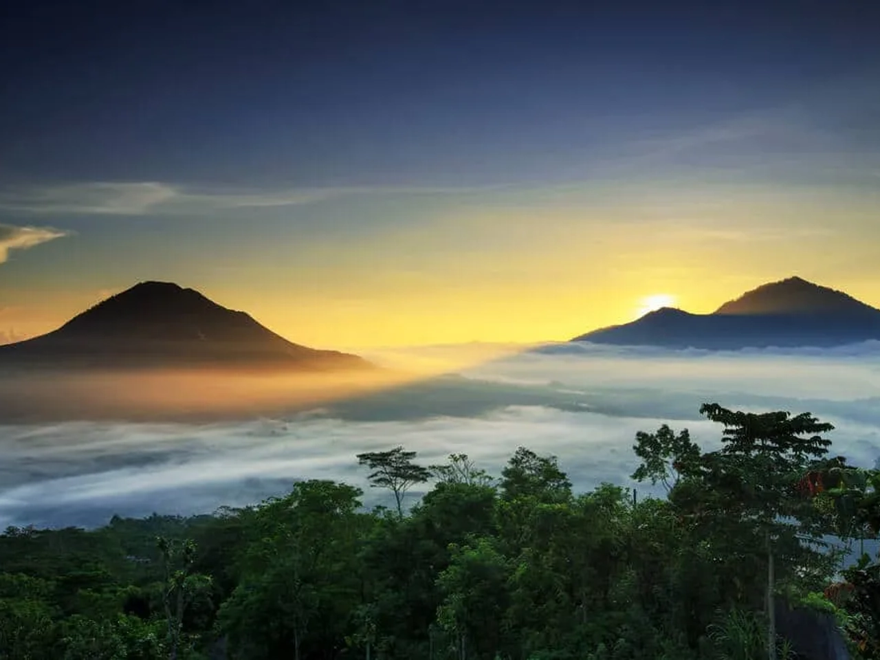 vulcao batur e aldeia de kitamani no sopé do vulcão
