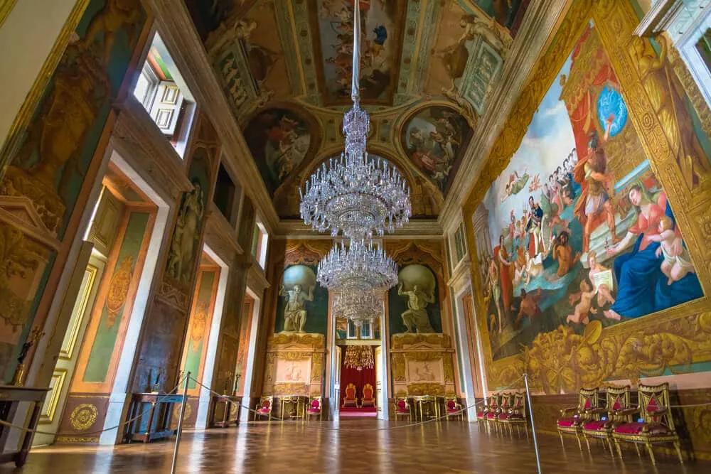 um dos saloes do palacio nacional da ajuda