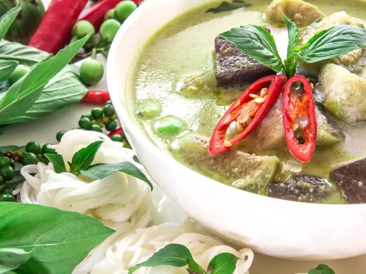 caril verde de galinha