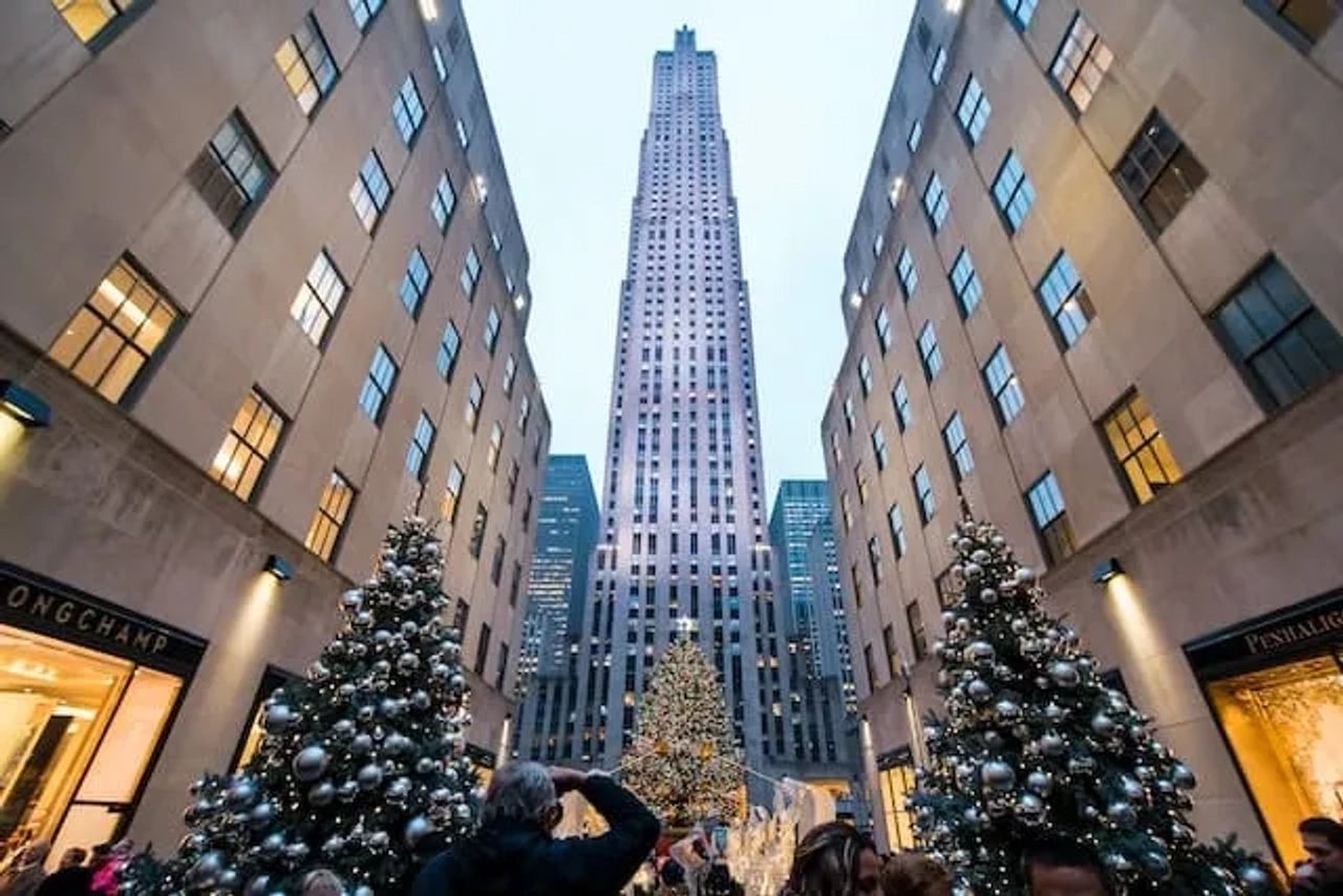 árvores de natal em Rockeller Plaza em Nova Iorque