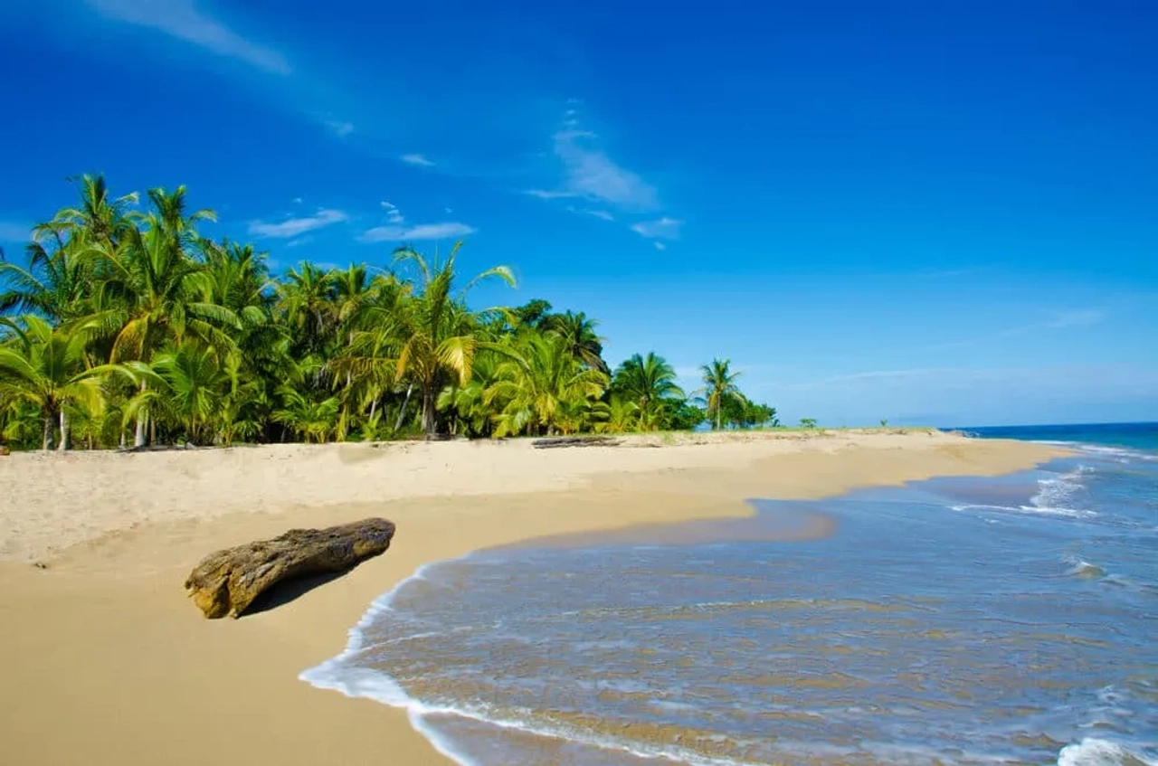 praia tipica de madagascar