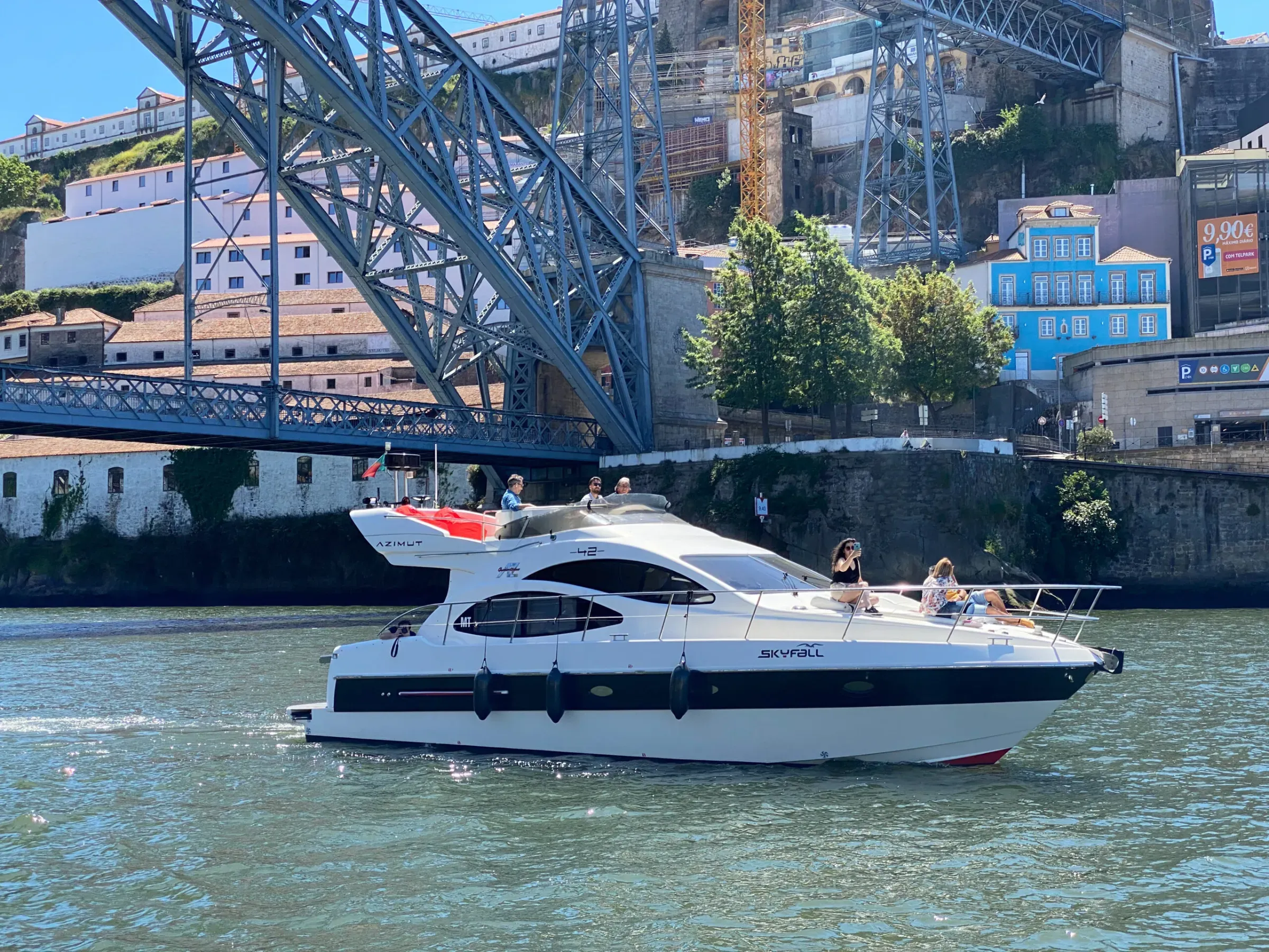 Barco por el Río Duero en Oporto