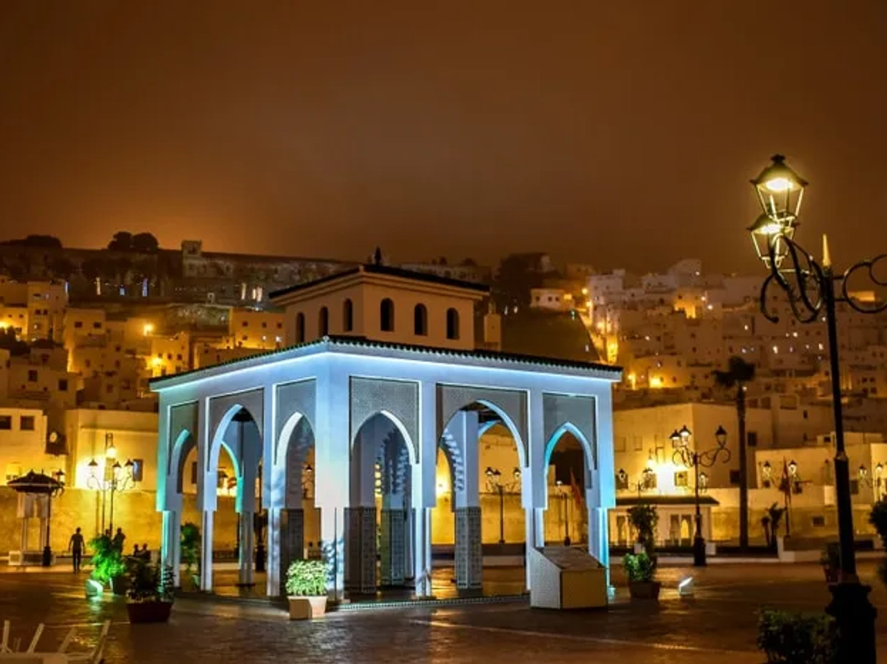 vistas noturnas da cidade de tetouan