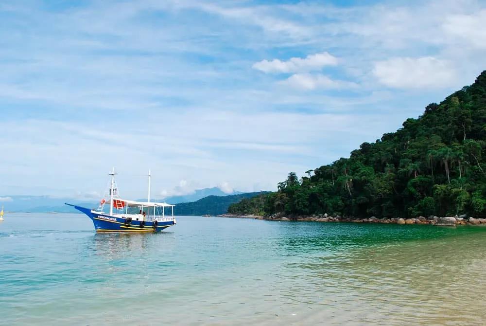 pasear en barco en Saco do Céu