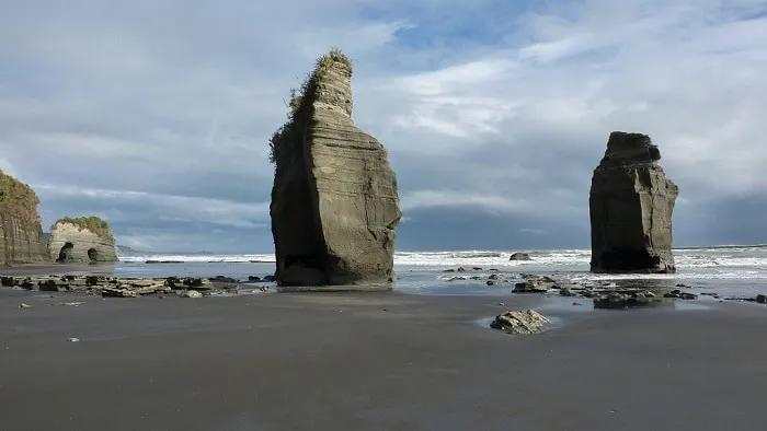 three-sisters-beach-comoserunkiwi