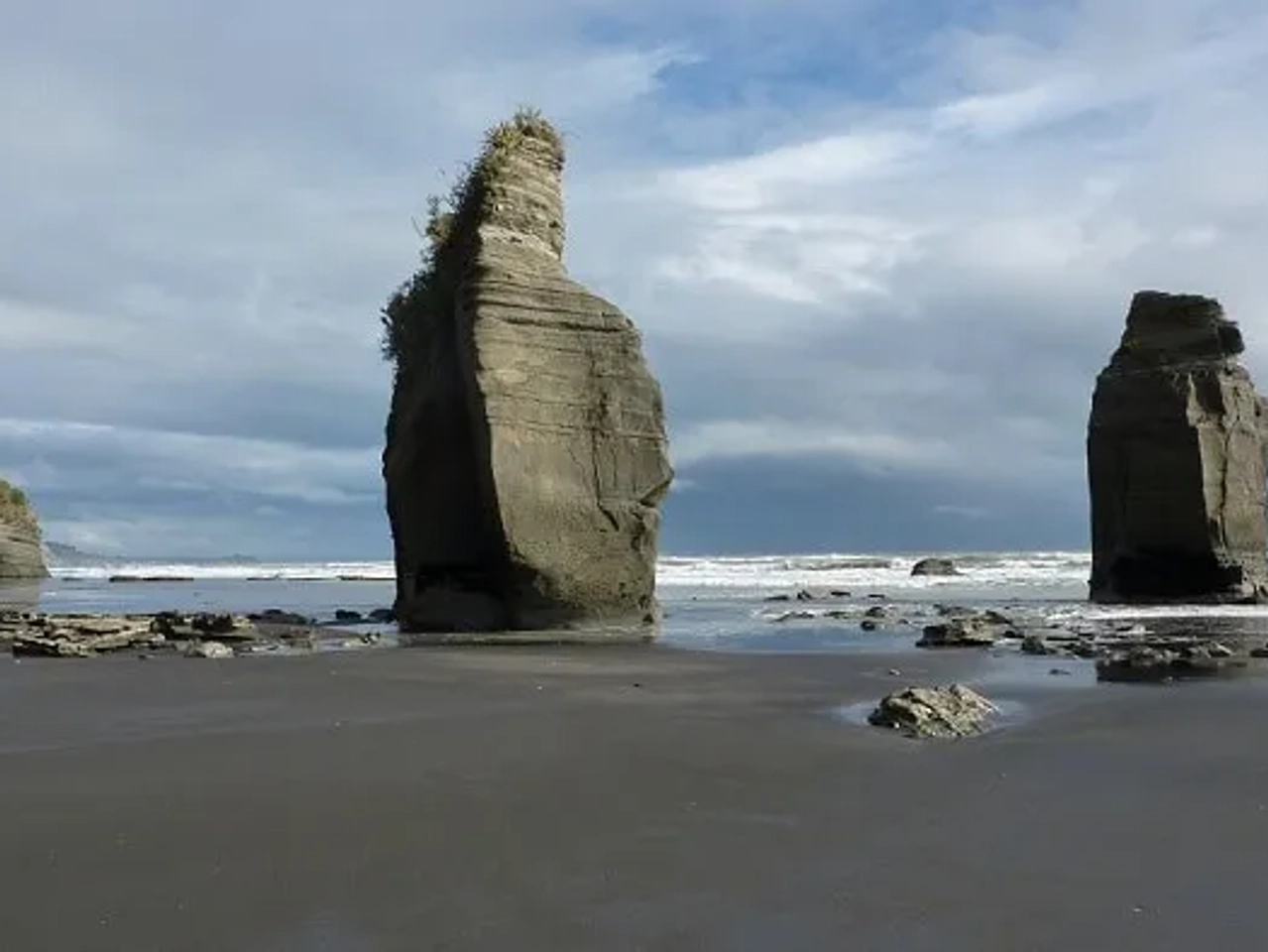 three-sisters-beach-comoserunkiwi