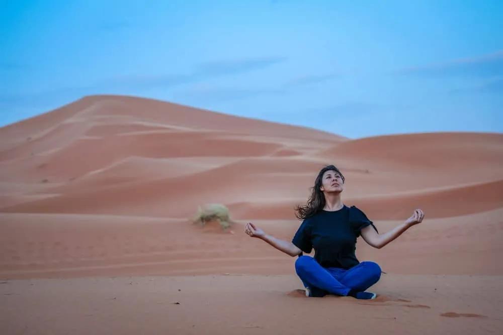 hacer yoga en Marruecos