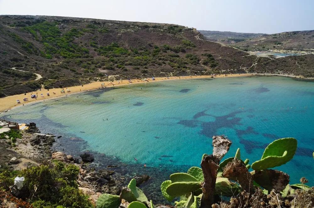 praia de anchor bay em malta