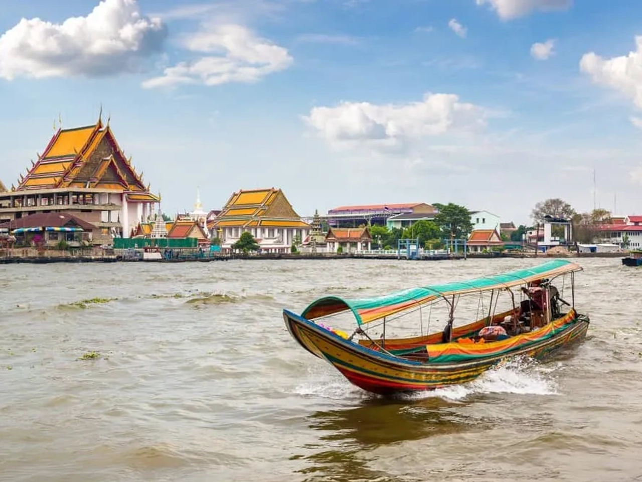 ferry por el Río Chao Phraya