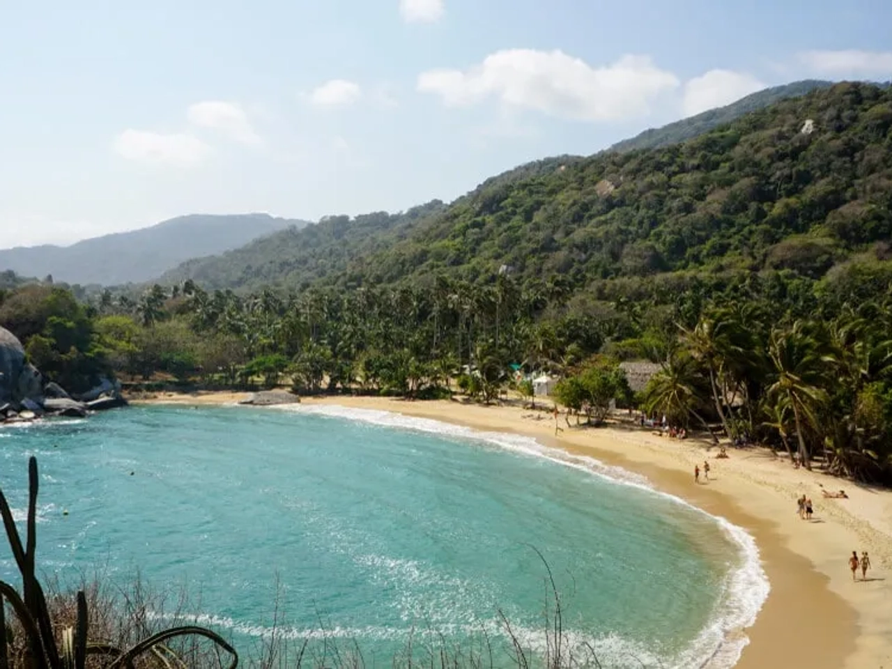 praia tropical no parque nacional de tayrona