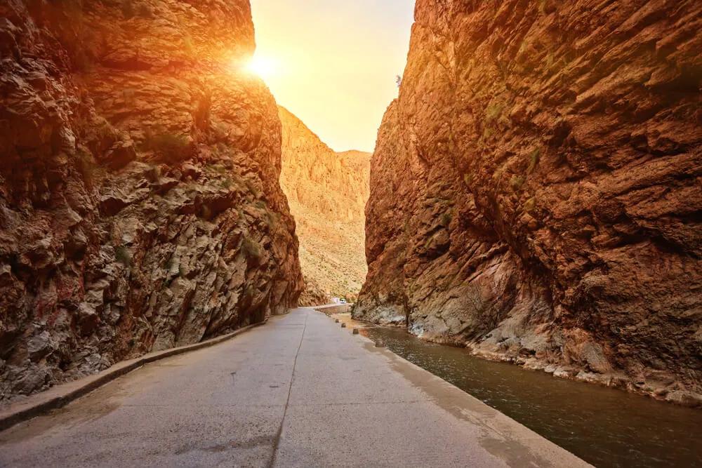 por do sol num dos desfiladeiros de tinerhir