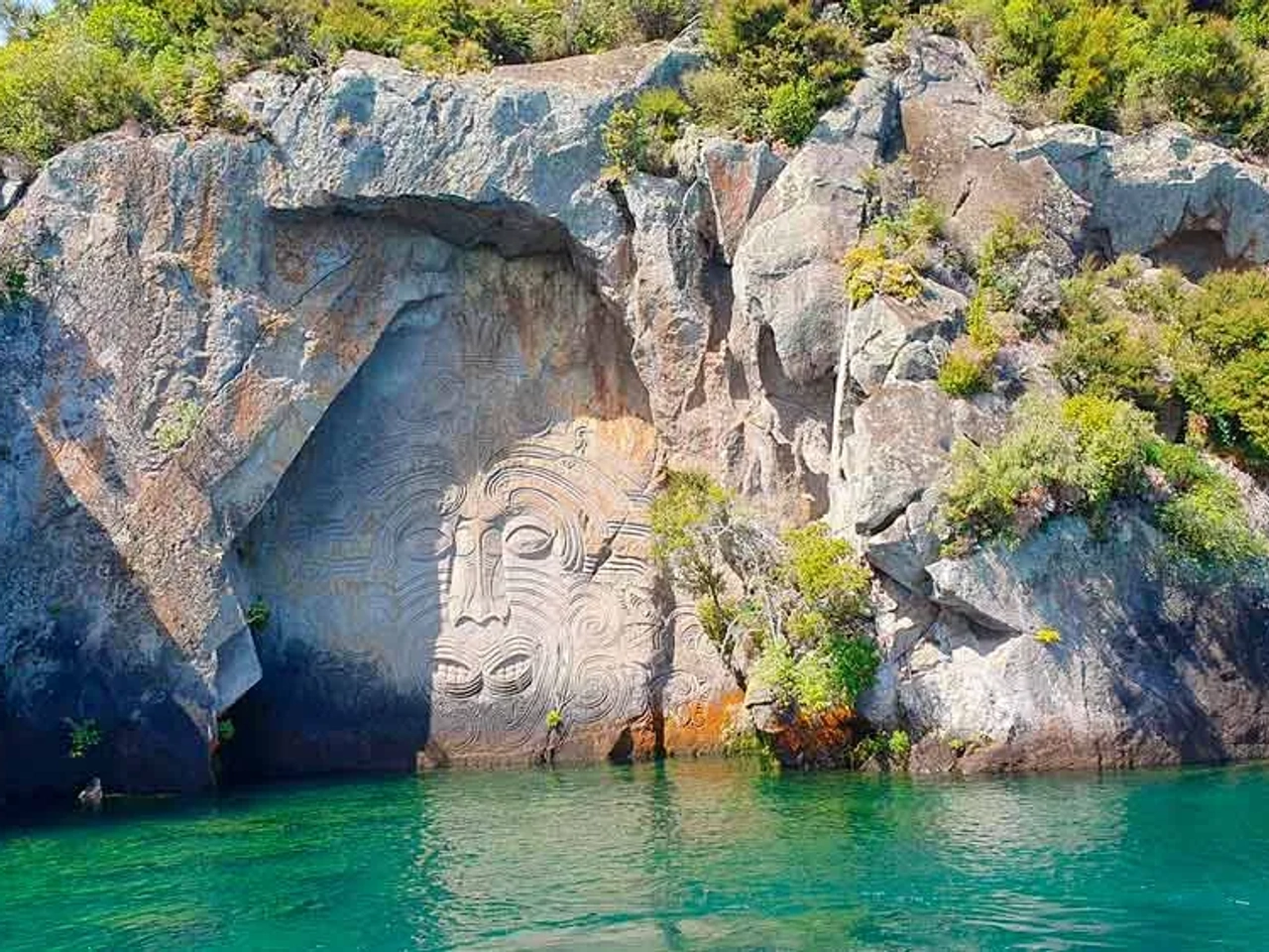Paseo por el lago Taupo en la Isla Norte de Nueva Zelanda