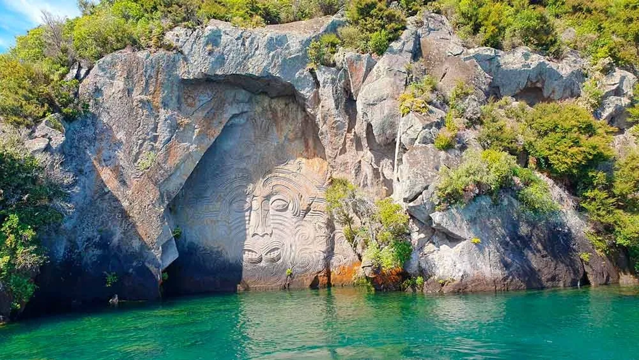 Paseo por el lago Taupo en la Isla Norte de Nueva Zelanda