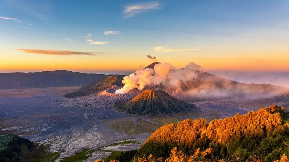 amanecer en volcán Monte Bromo Indonesia