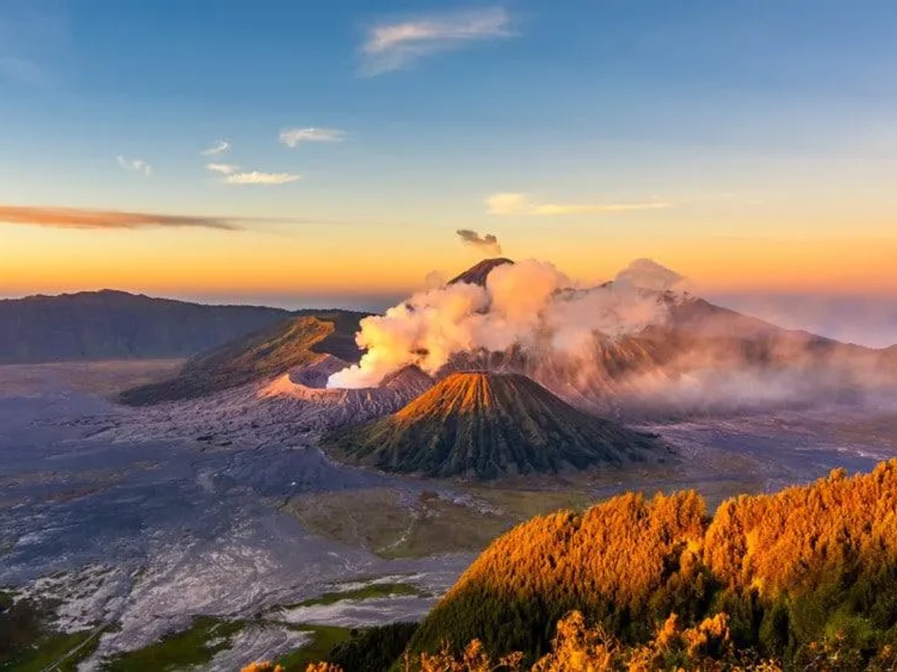 amanecer en volcán Monte Bromo Indonesia