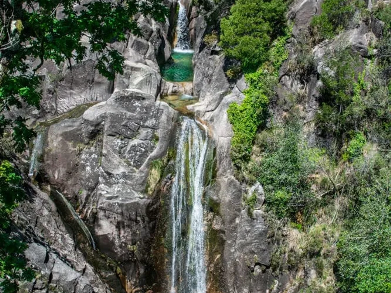 cascada do arado no parque nacional peneda geres