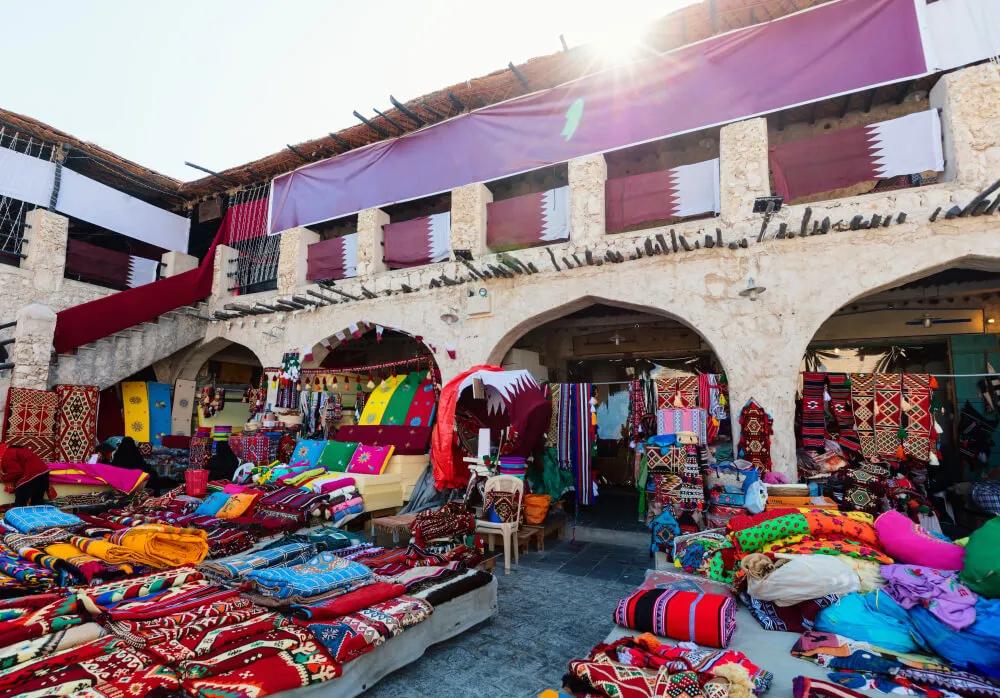 tapetes coloridos no souk