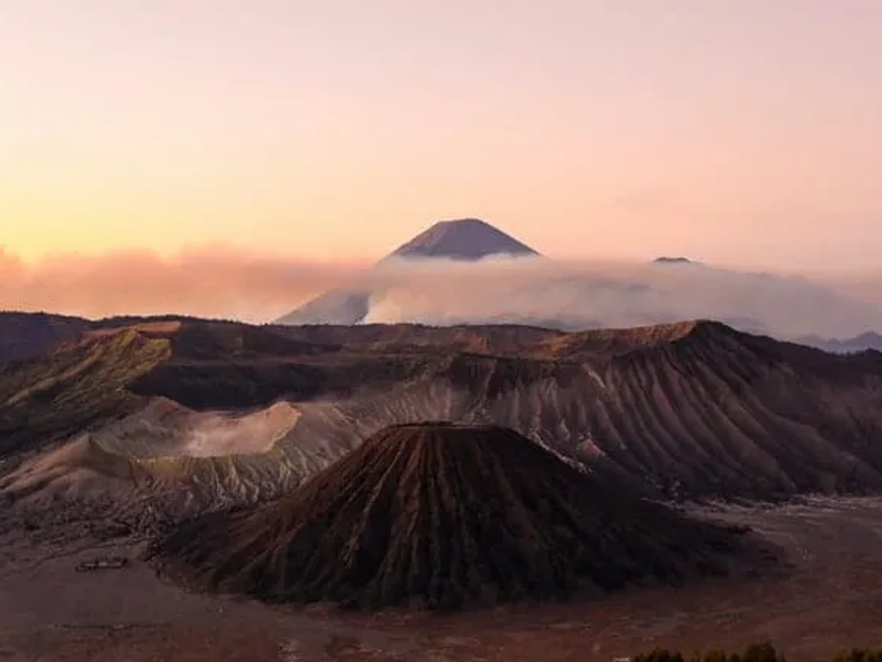 nascer do sol em Mount Bromo na Indonésia