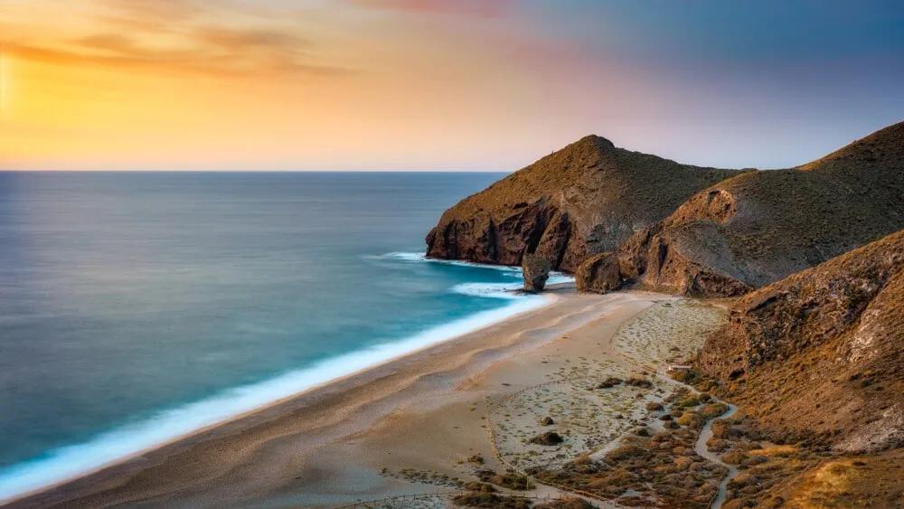 vista aérea da praia dos mortos