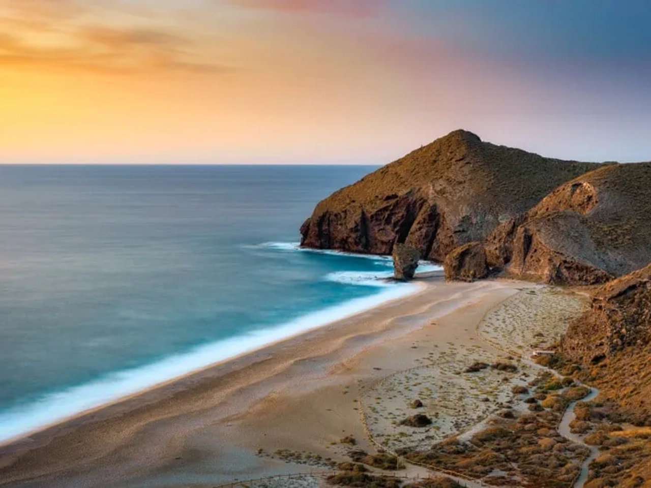 vista aérea da praia dos mortos