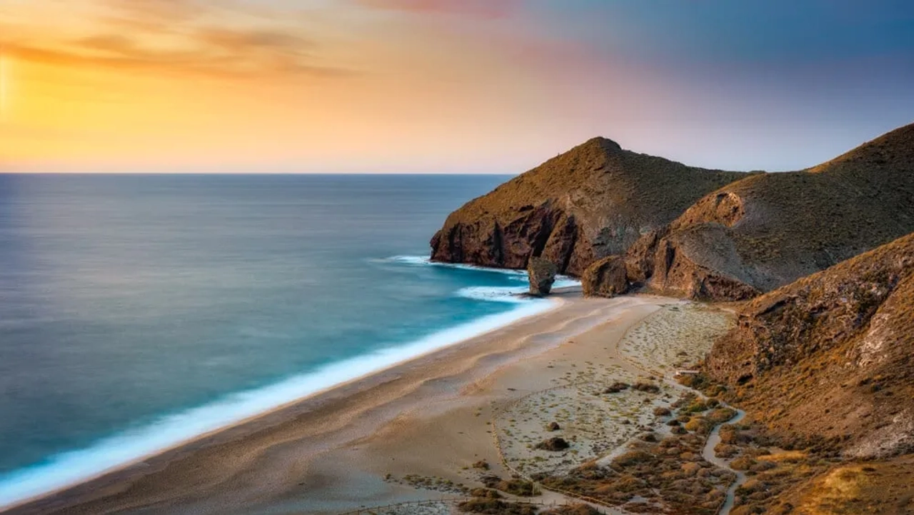 vista aérea da praia dos mortos