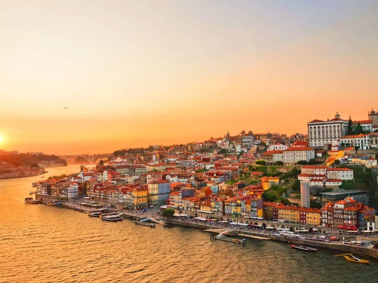atardecer na cidade do porto