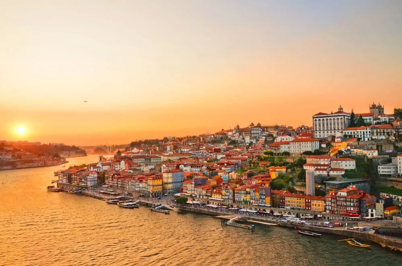 atardecer na cidade do porto