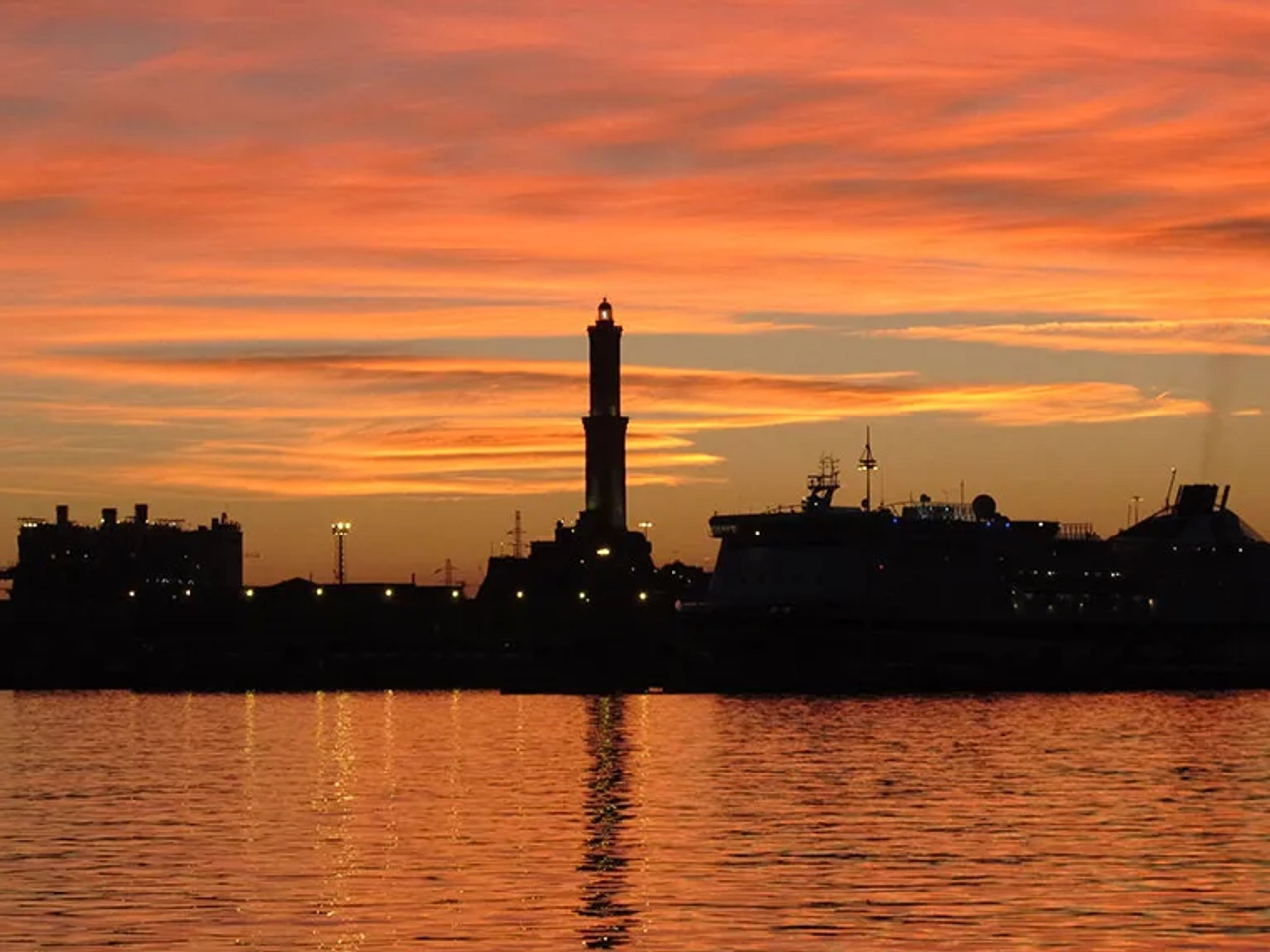 Lanterna Farol Génova