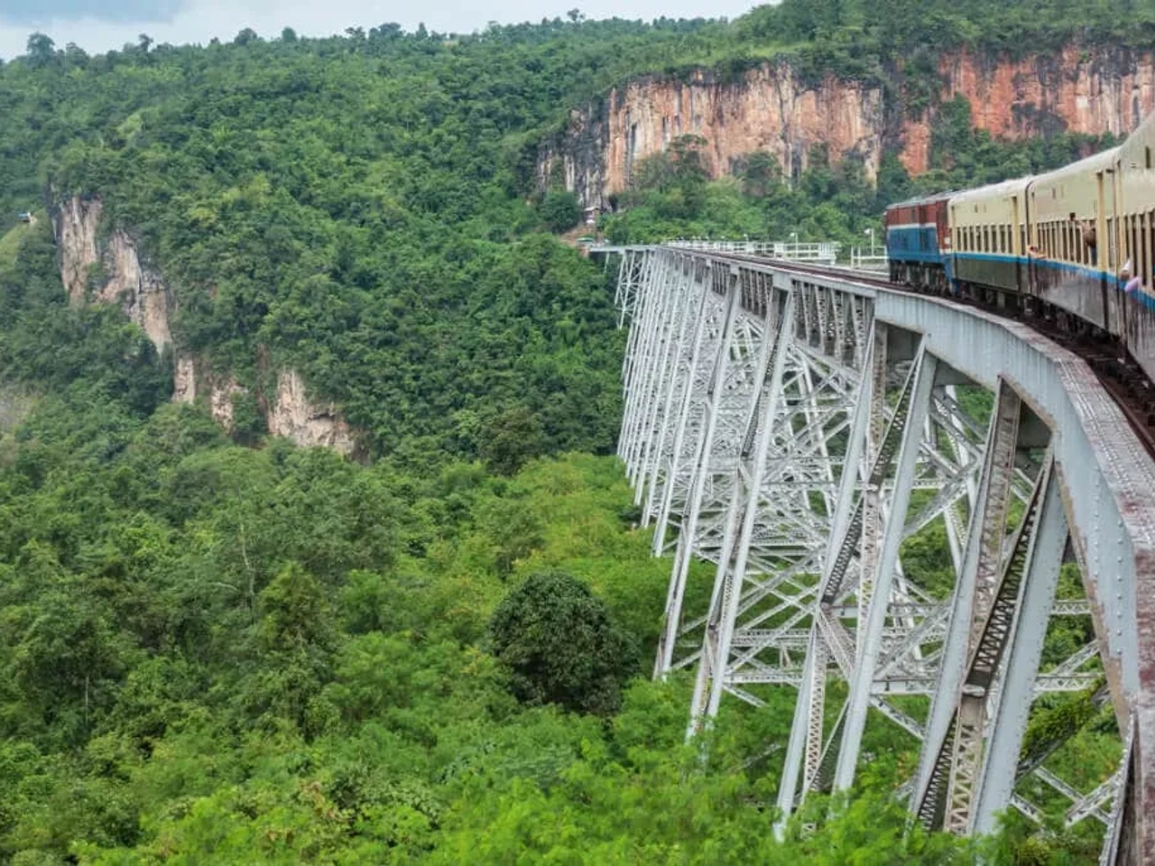 viaduto de comboio goteik no myanmar