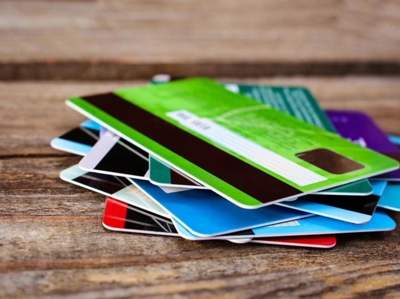 É melhor viajar com cartão ou trocar dinheiro?