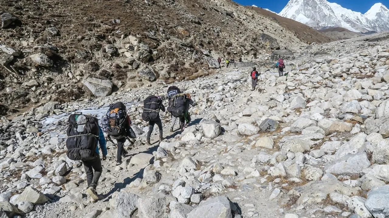 Grupo de trekking Himalaias