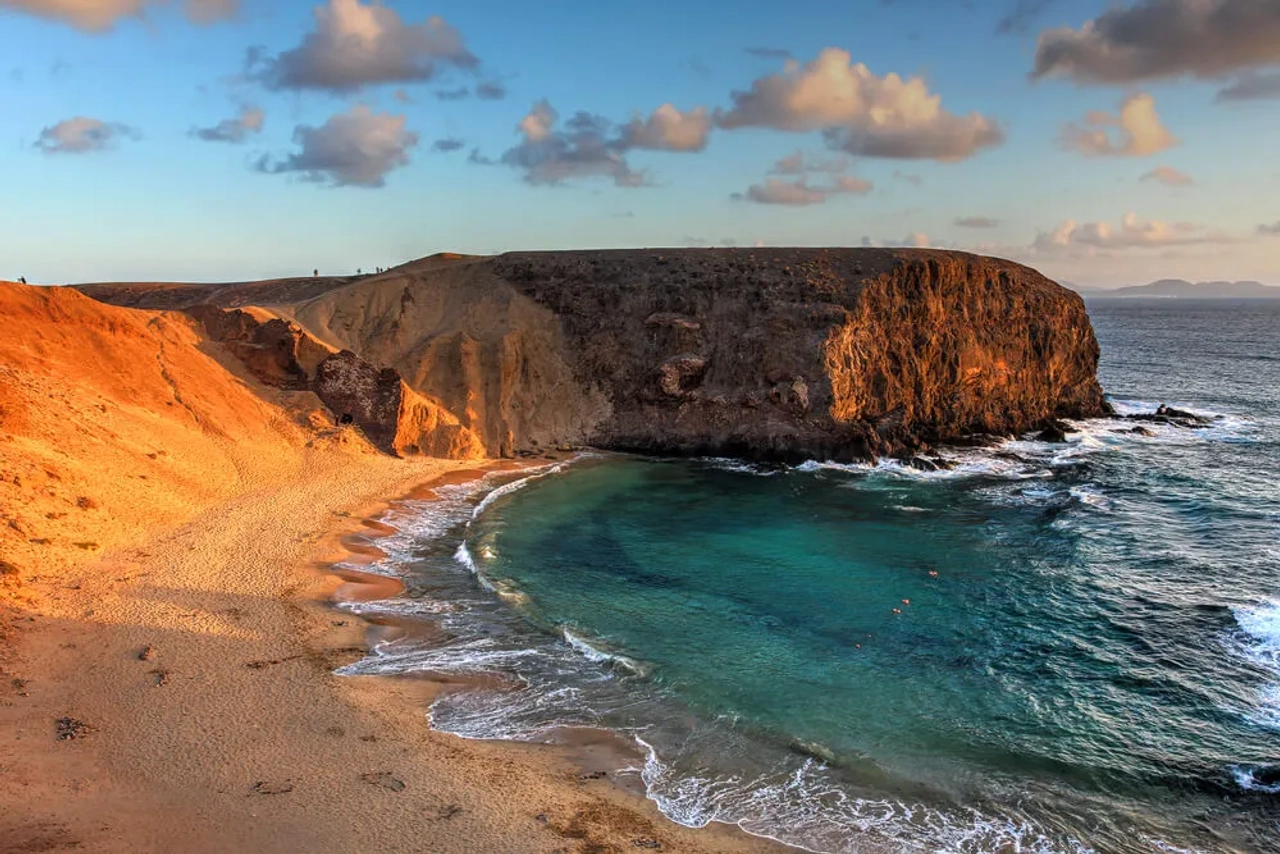 panoramica da praia papagaio em lanzarote