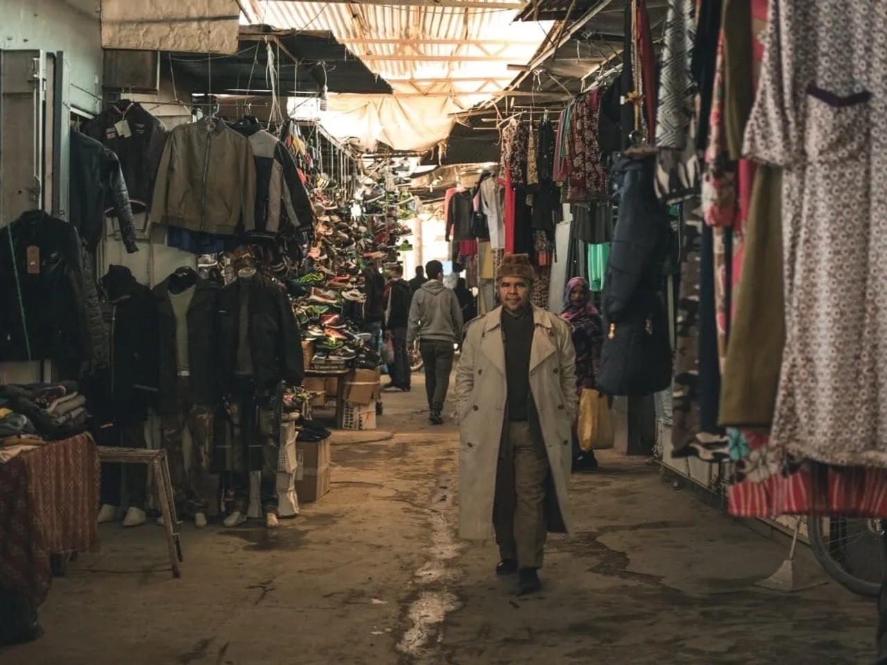 zona da roupa no mercado de rissani