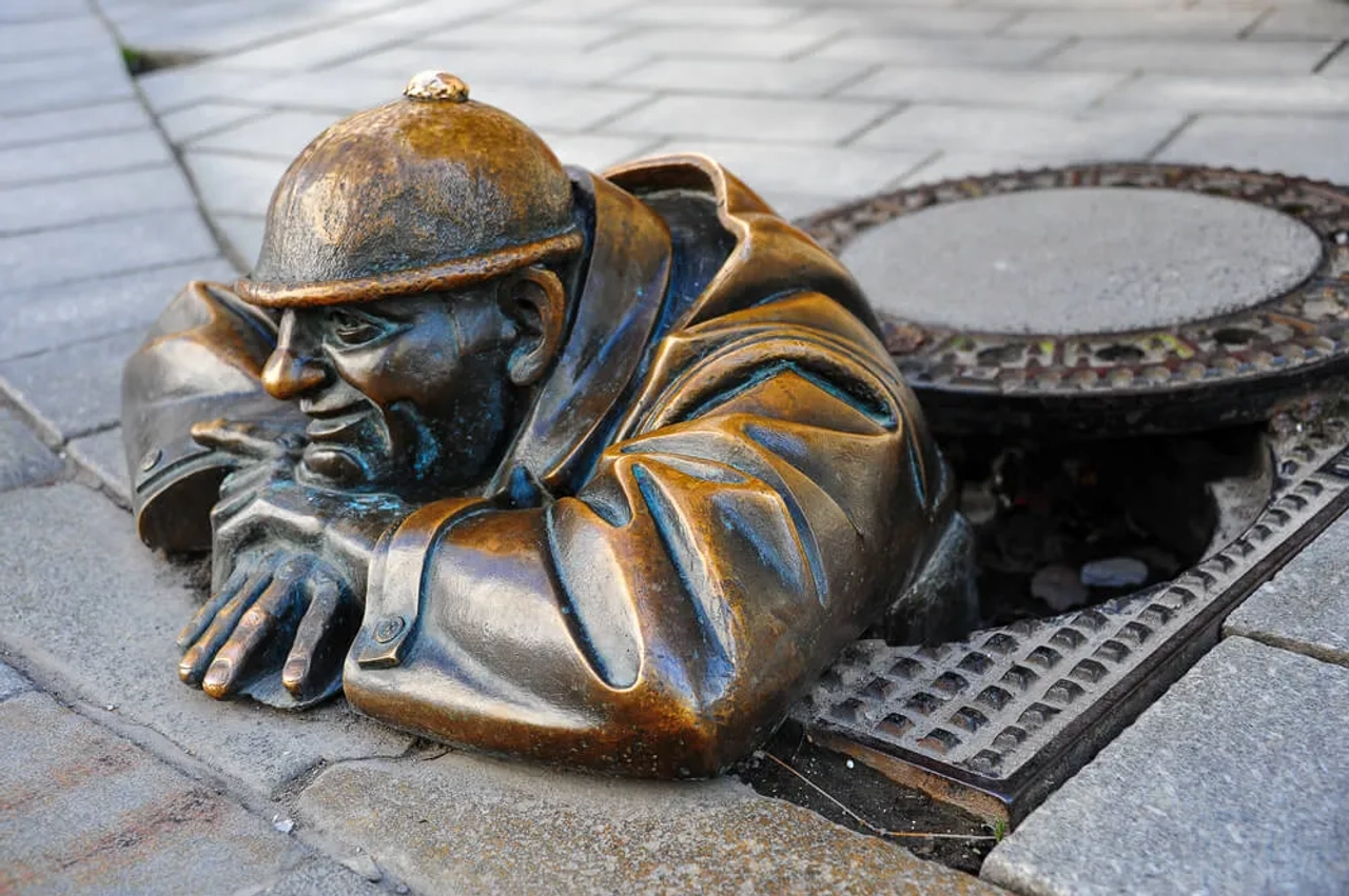 estatua do cumil em bratislava