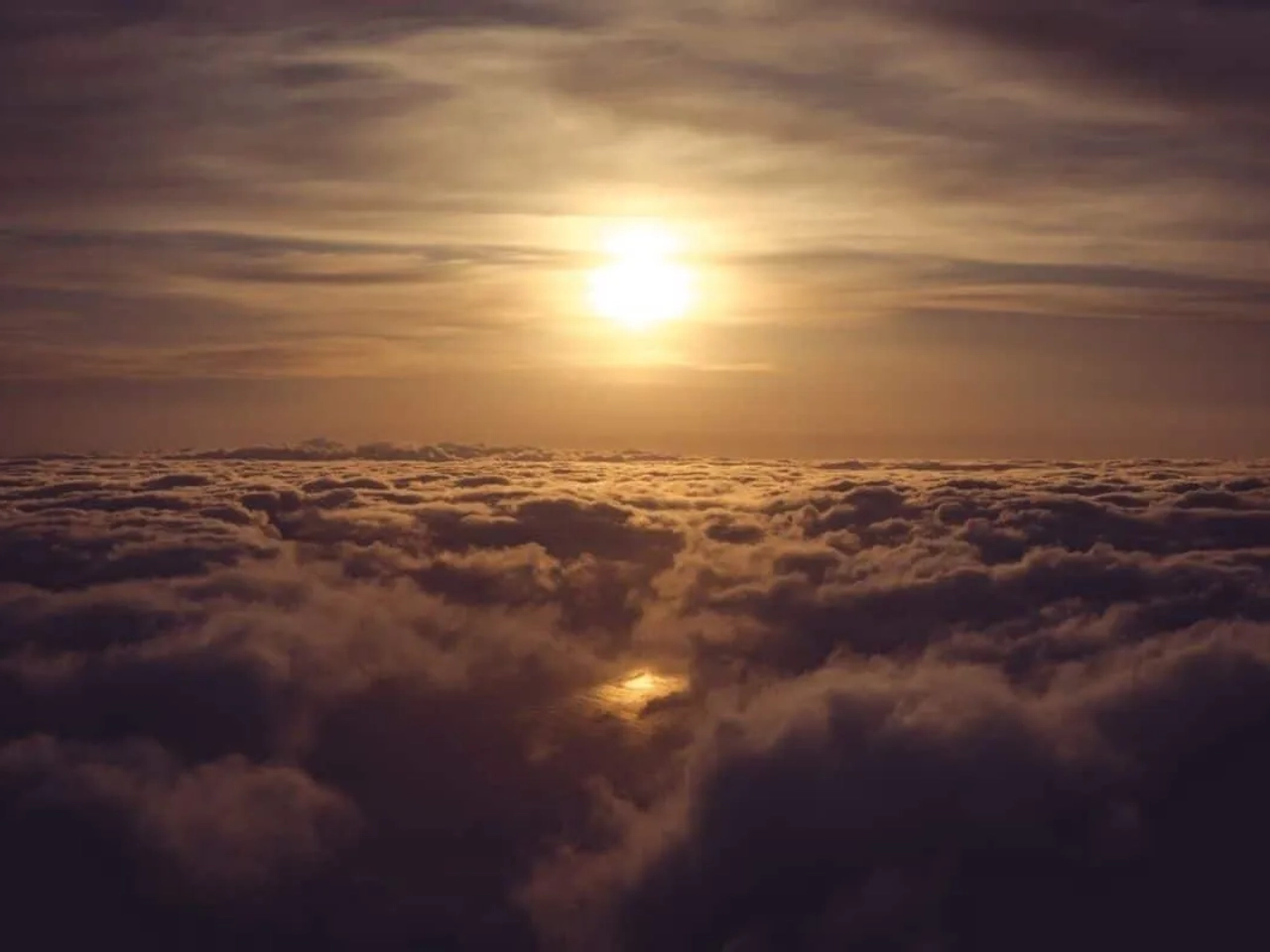 por do sol sobrevoando a ilha do pico