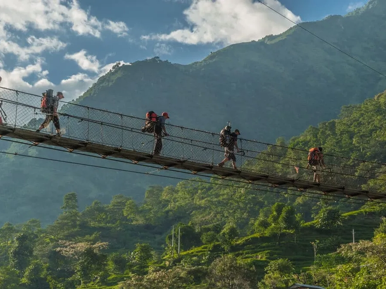 ponte a meio do trekking no nepal