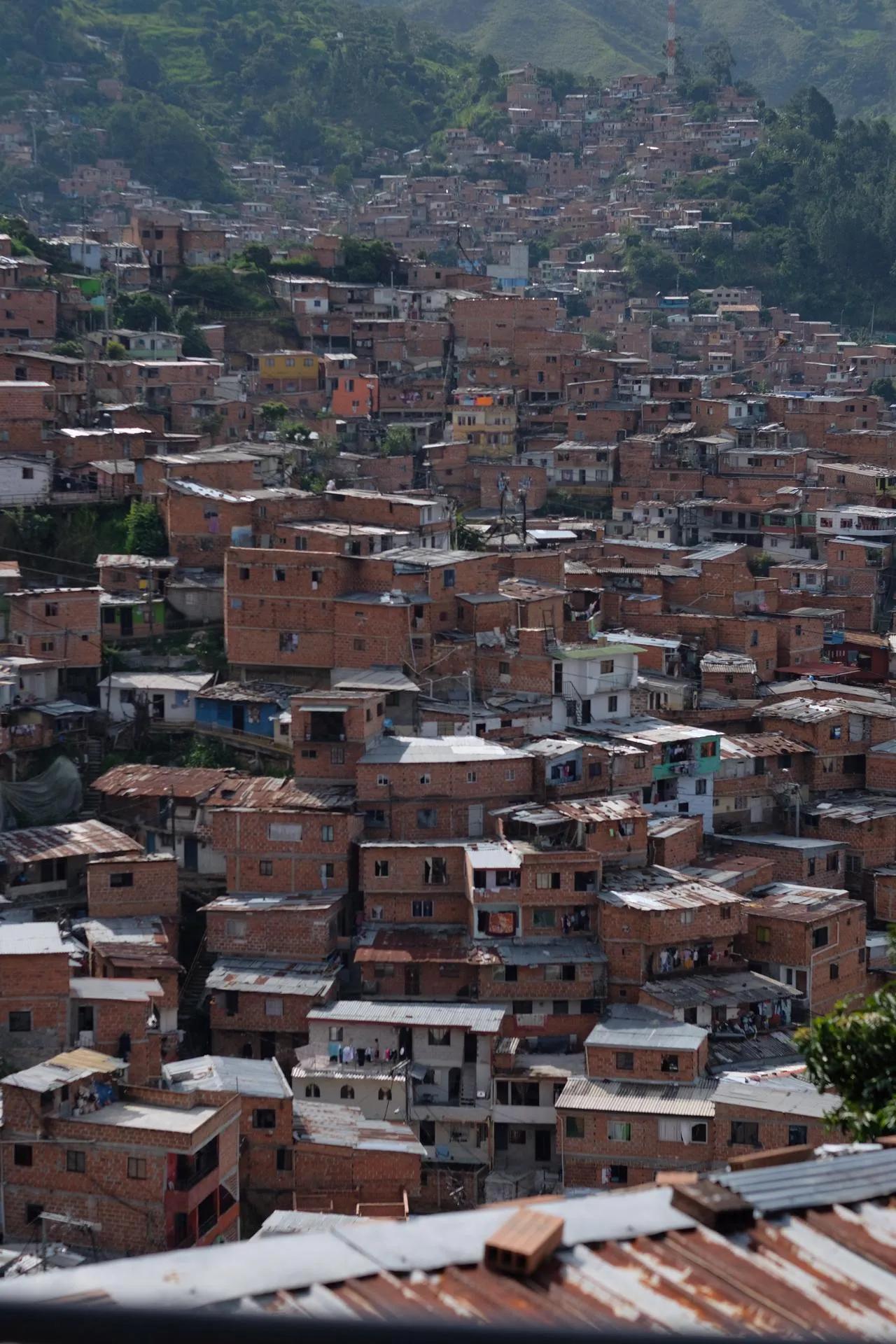 comuna 13 vista desde o teleferico