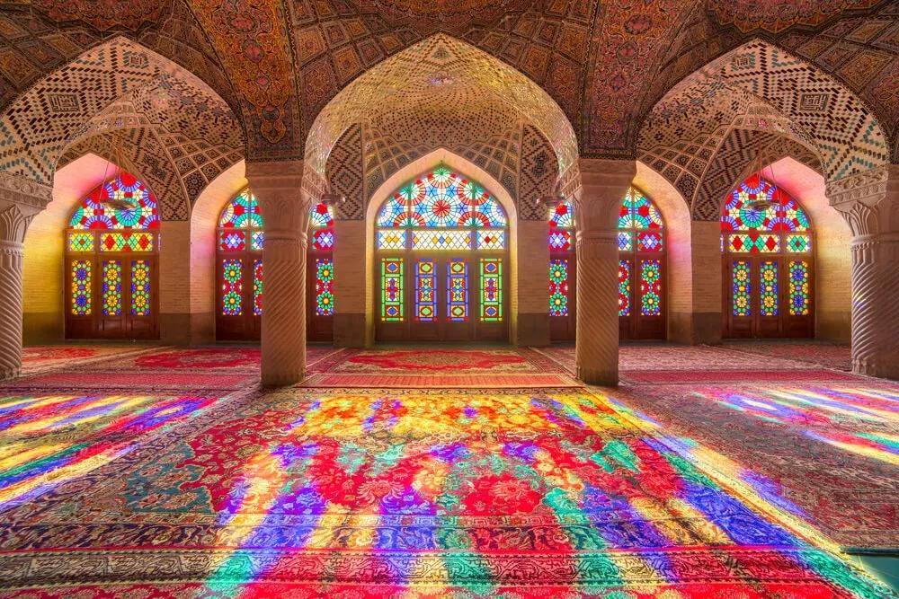 vitrais da mesquita de nasir al mulk